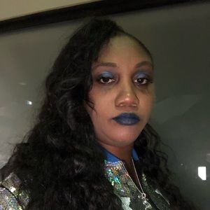 Meet your Posher, Simone